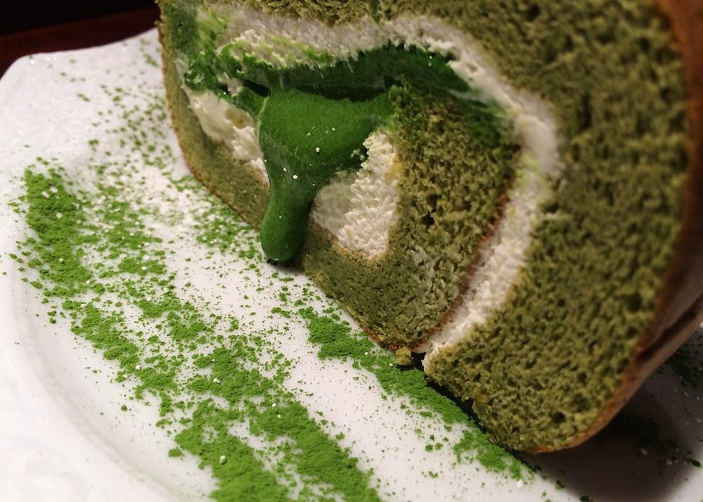 Matcha Cake Roll